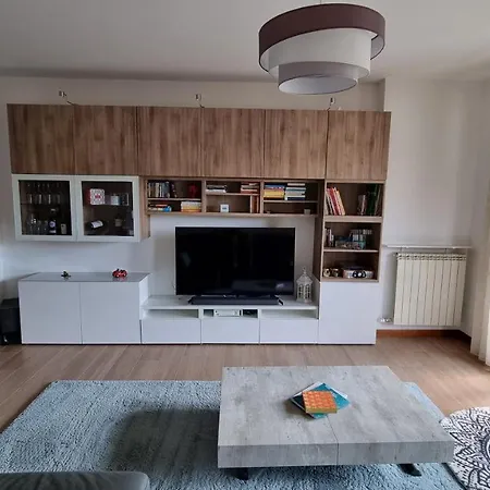 Confortevole Attico Vista Cupola Новара